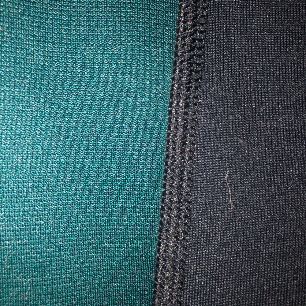 Dri-Fit under armour hoodie - Picture 3 of 5